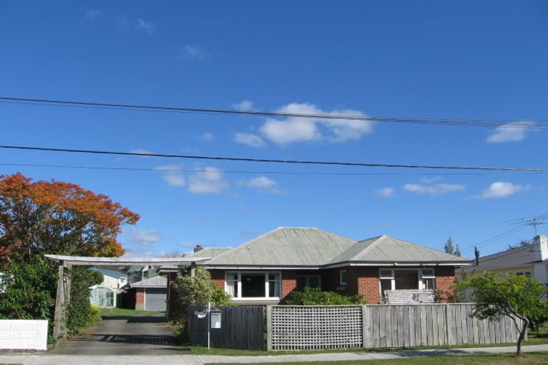 Photo of property in 17 Oxford Crescent, Ebdentown, Upper Hutt, 5018