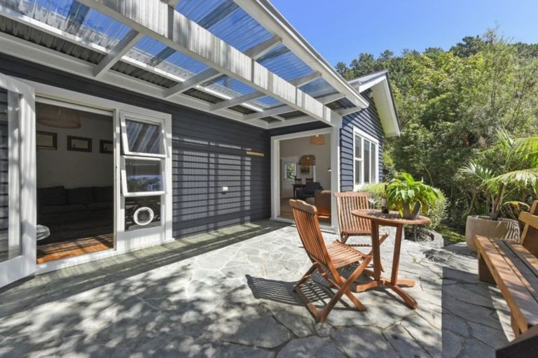 Photo of property in 113 Pinehaven Road, Pinehaven, Upper Hutt, 5019