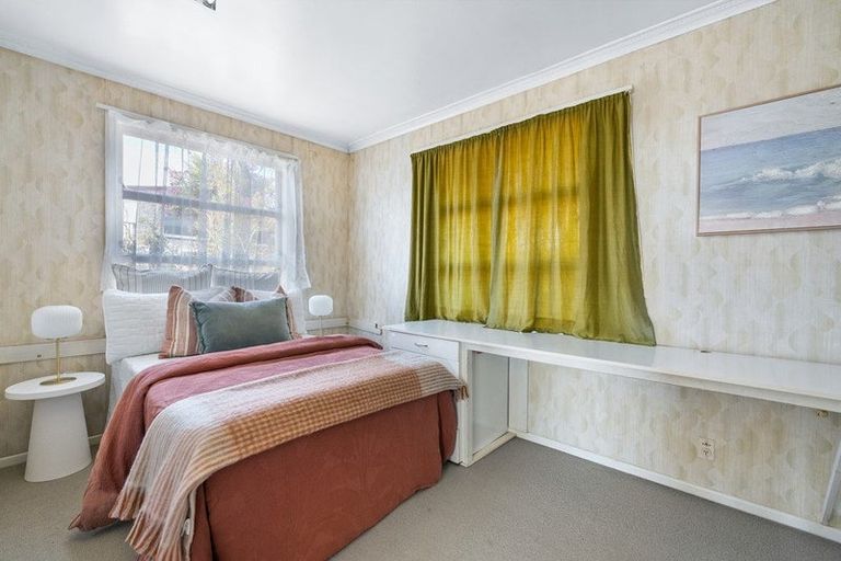 Photo of property in 1 Elizabeth Place, Mairangi Bay, Auckland, 0630