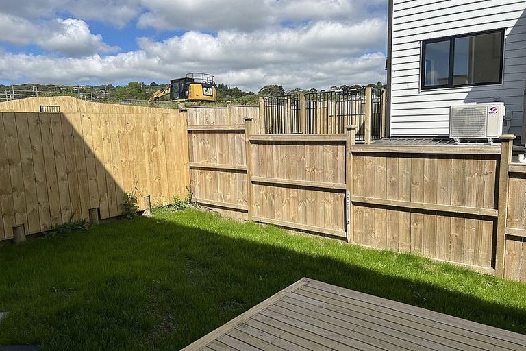 Photo of property in 1b Poruru Close, Papakura, 2110