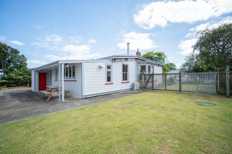 Photo of property in 16 Lombard Street, Palmerston North, 4410