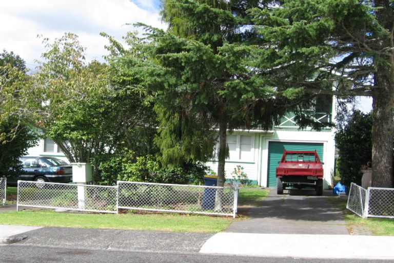 Photo of property in 3 Glenford Lane, Te Atatu Peninsula, Auckland, 0610