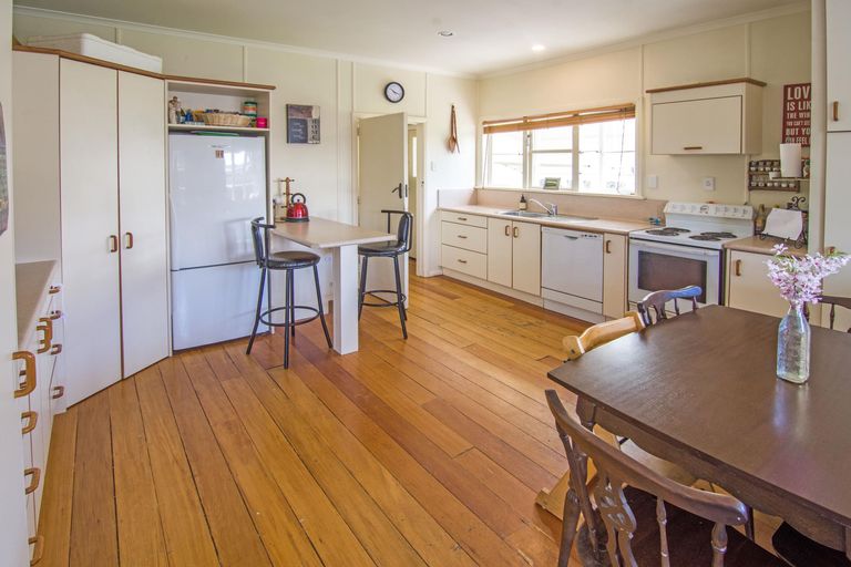 Photo of property in 130 Colombo Road, Masterton, 5810