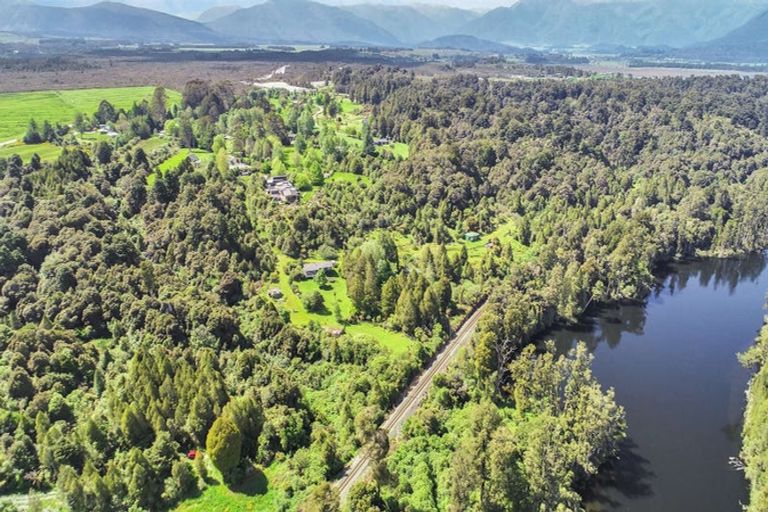 Photo of property in 1946 Arnold Valley Road, Moana, Dobson, 7872