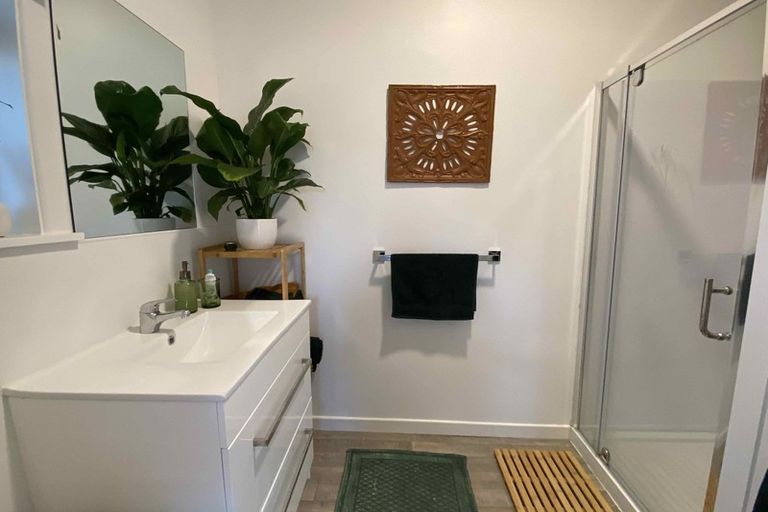 Photo of property in 1/46 View Road, Henderson, Auckland, 0612