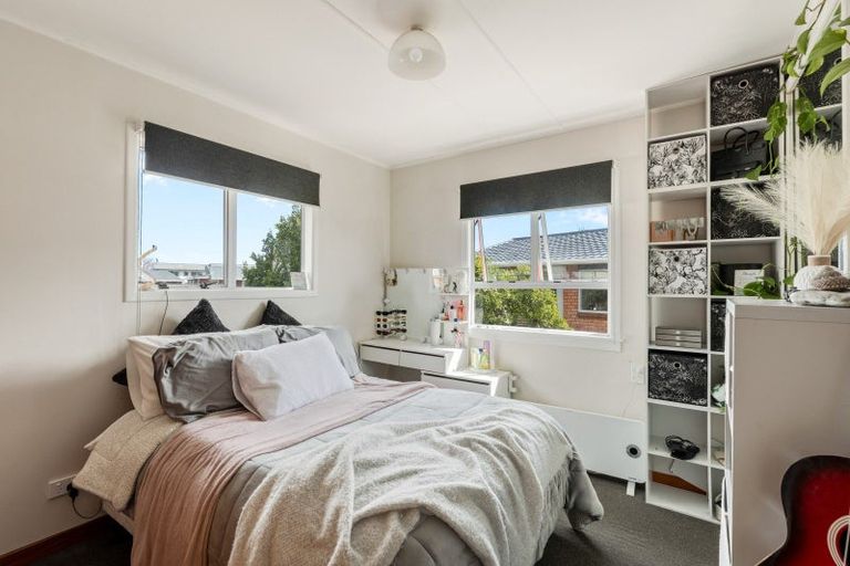 Photo of property in 11 Truby King Street, Merrilands, New Plymouth, 4312