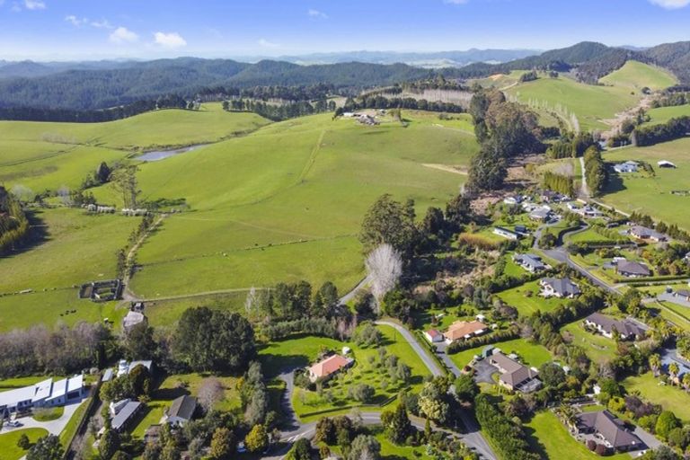 Photo of property in 1 Okura Drive, Kerikeri, 0230