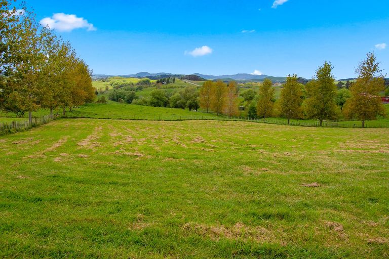 Photo of property in 54 Rangiora Road, Kaiwaka, 0573