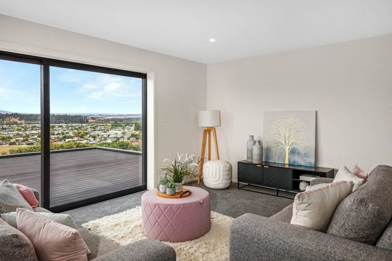 Photo of property in 10 Hawkdun Place, Bridge Hill, Alexandra, 9320