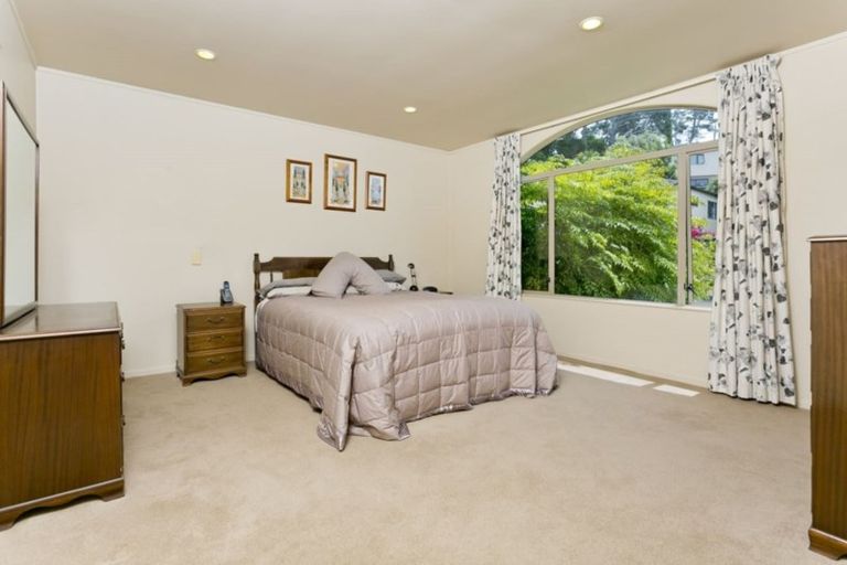 Photo of property in 8 Falstone Lane, Browns Bay, Auckland, 0630