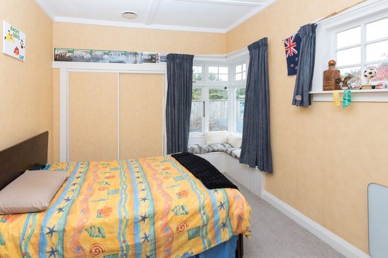 Photo of property in 263 Huatoki Street, Upper Vogeltown, New Plymouth, 4310