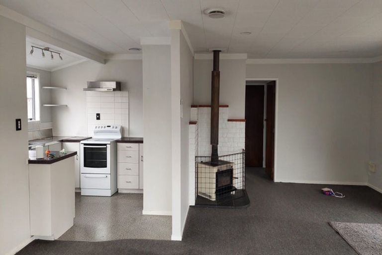 Photo of property in 98 Oakfield Crescent, Pukete, Hamilton, 3200