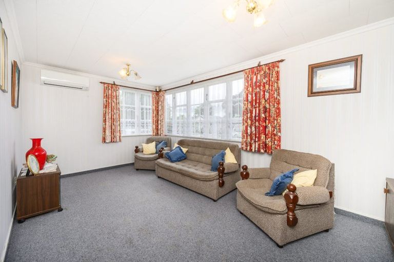 Photo of property in 42 Ihle Street, Terrace End, Palmerston North, 4410