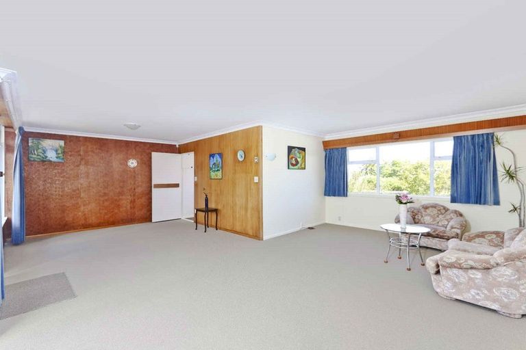 Photo of property in 54 Awaroa Road, Sunnyvale, Auckland, 0612