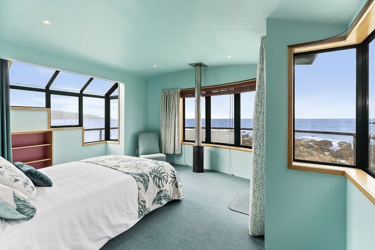 Photo of property in 166 The Esplanade, Houghton Bay, Wellington, 6023