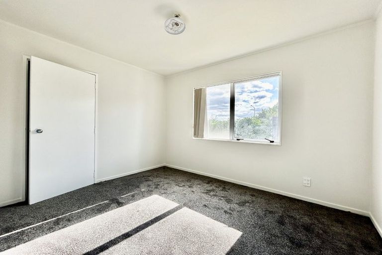 Photo of property in 49 Trimdon Street, Randwick Park, Auckland, 2105