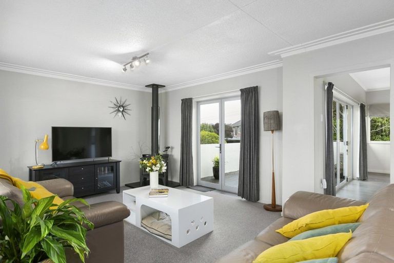 Photo of property in 127 Larnach Road, Vauxhall, Dunedin, 9013