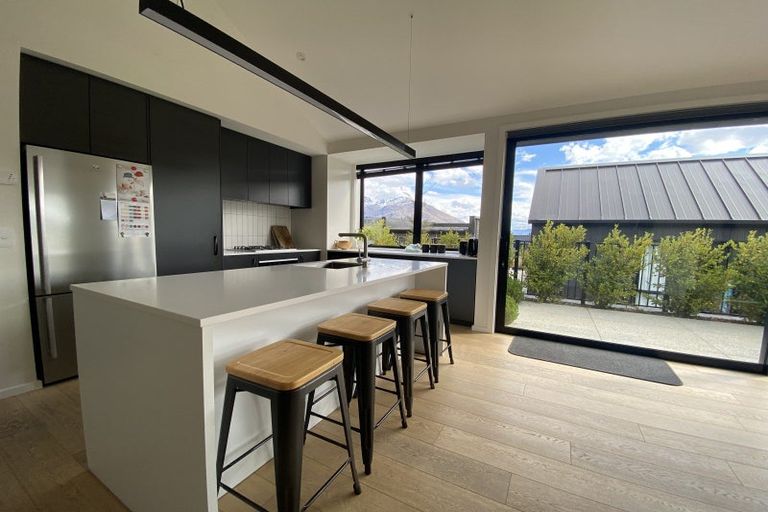 Photo of property in 2 Kotuku Lane, Jacks Point, Queenstown, 9371
