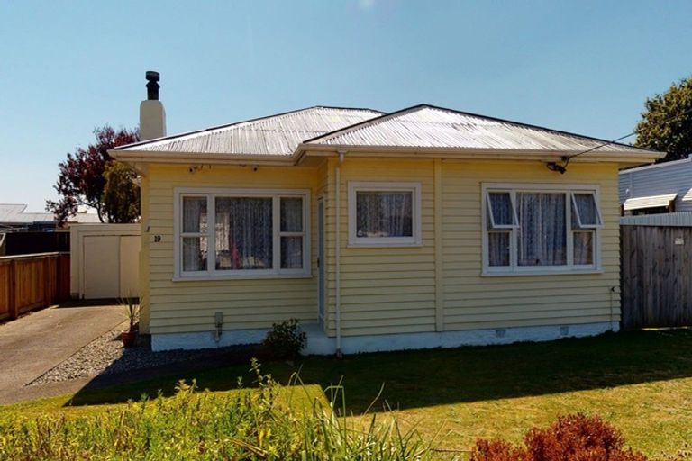 Photo of property in 19 Liverpool Street, Levin, 5510