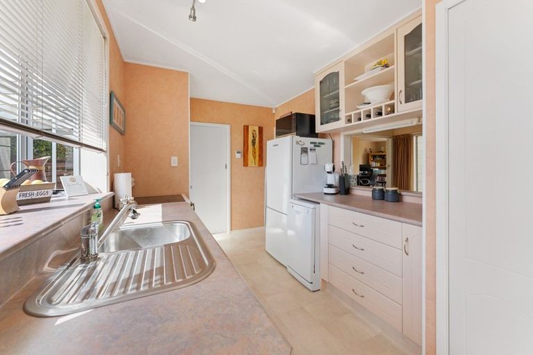 Photo of property in 15 Rennie Avenue, Milson, Palmerston North, 4414