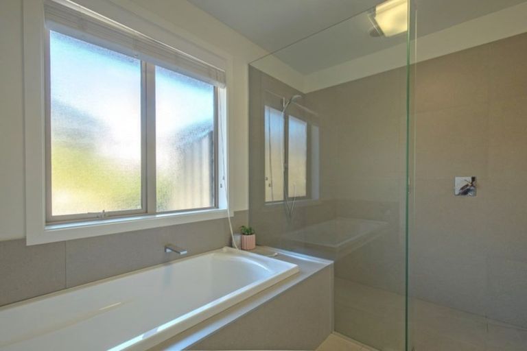 Photo of property in 18 Bevan Place, Wanaka, 9305