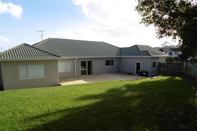 Photo of property in 22 Te Hoe Grove, Pinehill, Auckland, 0632