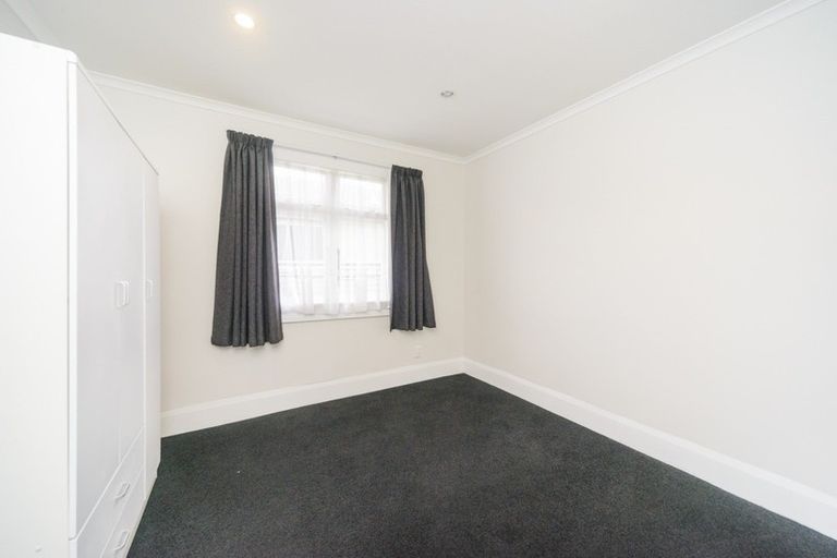 Photo of property in 11 Shamrock Street, Takaro, Palmerston North, 4412