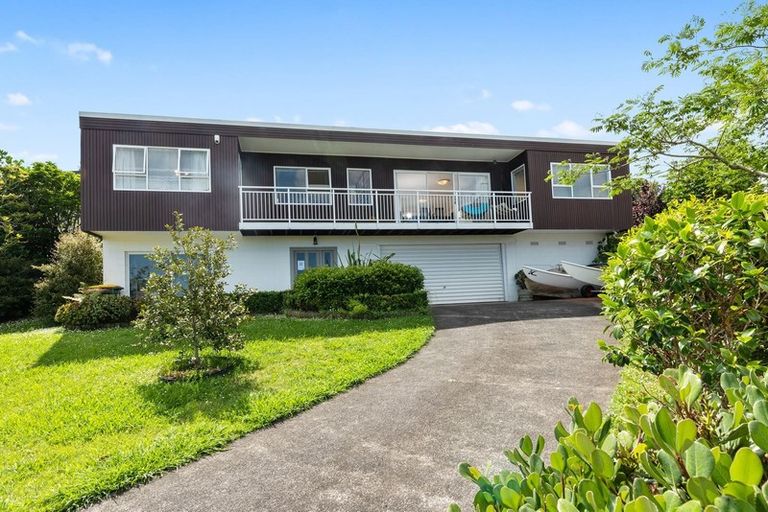 Photo of property in 94 Stapleford Crescent, Browns Bay, Auckland, 0630