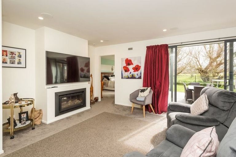 Photo of property in 28a Springwater Avenue, Northwood, Christchurch, 8051