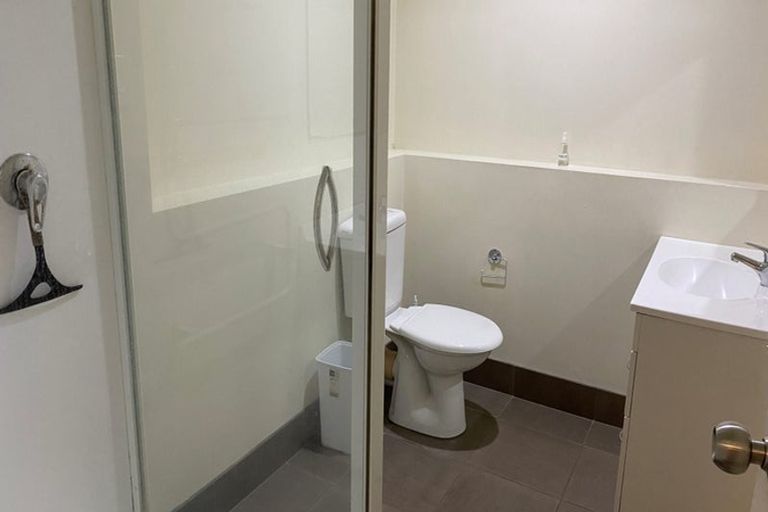 Photo of property in 8d Schnapper Rock Road, Schnapper Rock, Auckland, 0632