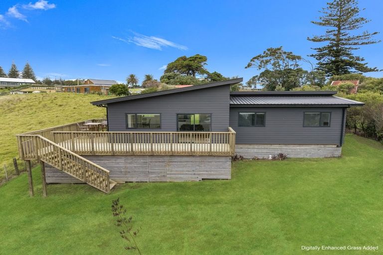 Photo of property in 4 Gillespie Drive, Baylys Beach, Dargaville, 0377