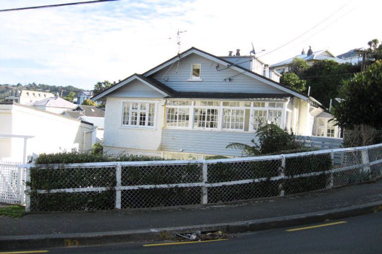 Photo of property in 145 Kelburn Parade, Kelburn, Wellington, 6012