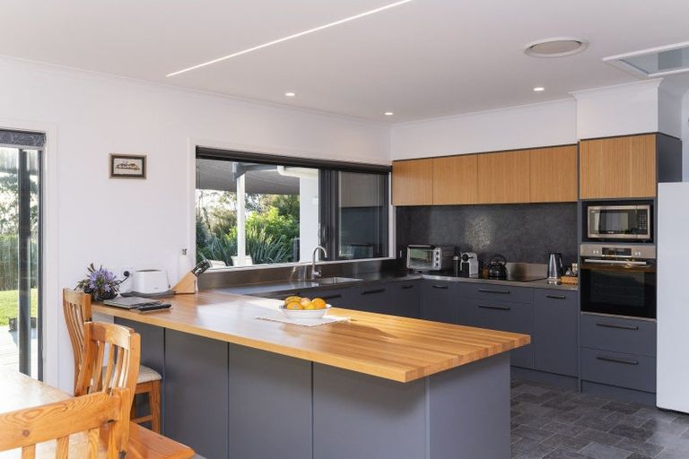 Photo of property in 32 Hillview Terrace, Mangapapa, Gisborne, 4010