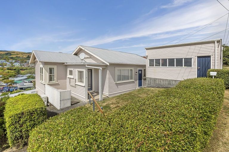 Photo of property in 4 Te Reinga View, Tawa, Wellington, 5028