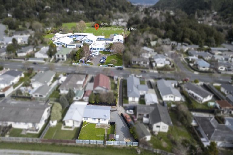 Photo of property in 11b Gemstone Drive, Birchville, Upper Hutt, 5018