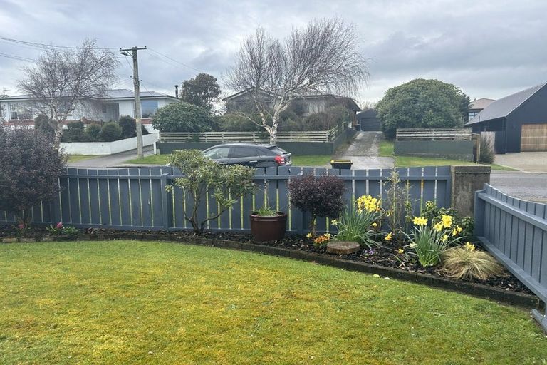 Photo of property in 25 Charles Street, Grasmere, Invercargill, 9810
