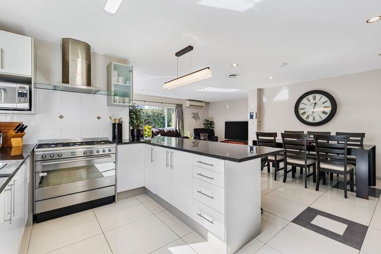 Photo of property in 20 Kunzea Place, Greenhithe, Auckland, 0632