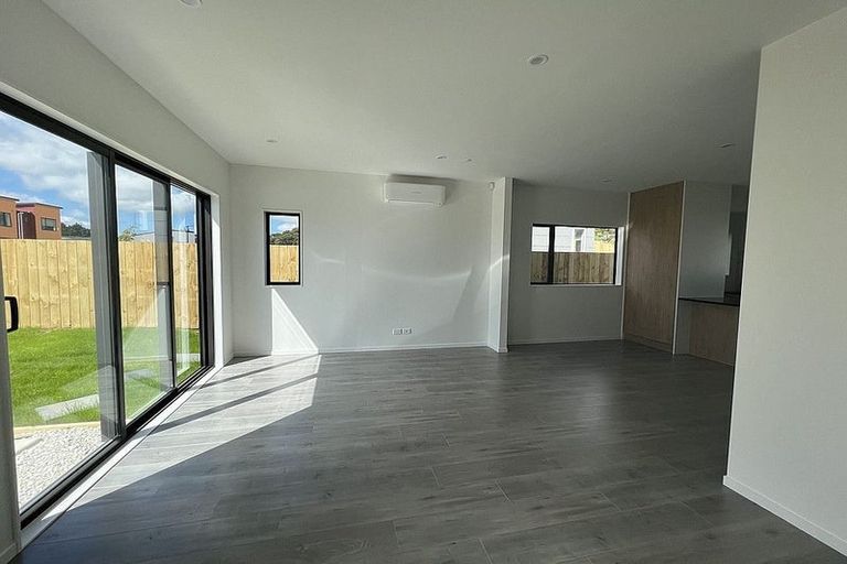Photo of property in 1b Poruru Close, Papakura, 2110