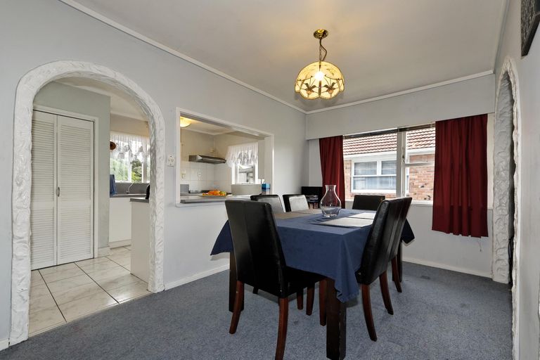 Photo of property in 97 Godley Road, Green Bay, Auckland, 0604