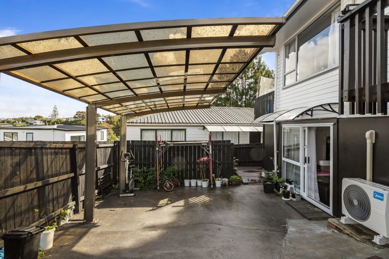 Photo of property in 1/11 Cassia Place, Sunnynook, Auckland, 0620
