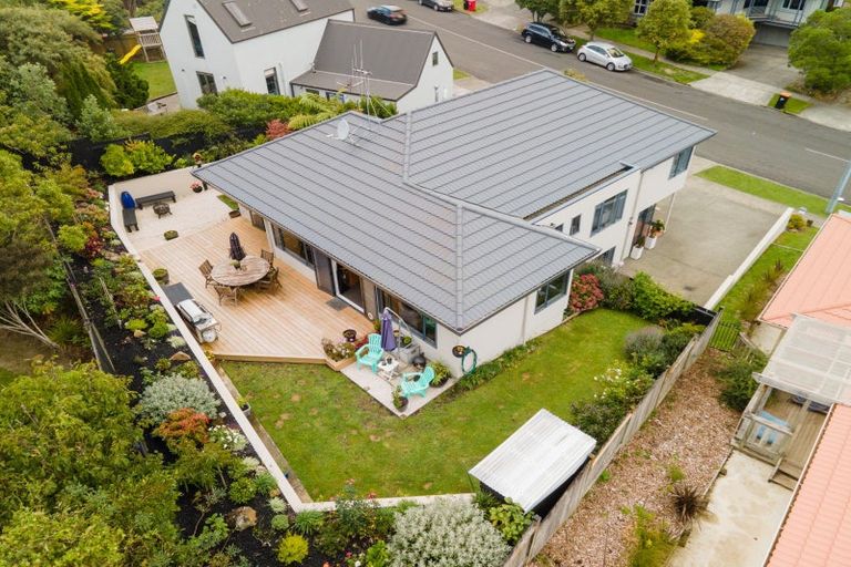 Photo of property in 11 Ruapehu Drive, Fitzherbert, Palmerston North, 4410
