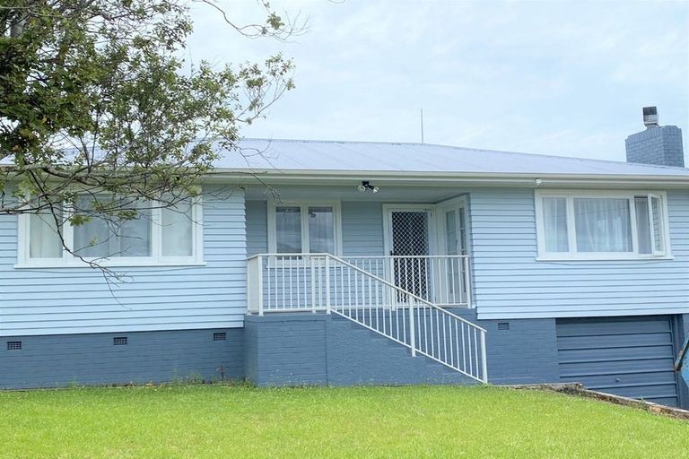 Photo of property in 100 Triangle Road, Massey, Auckland, 0614