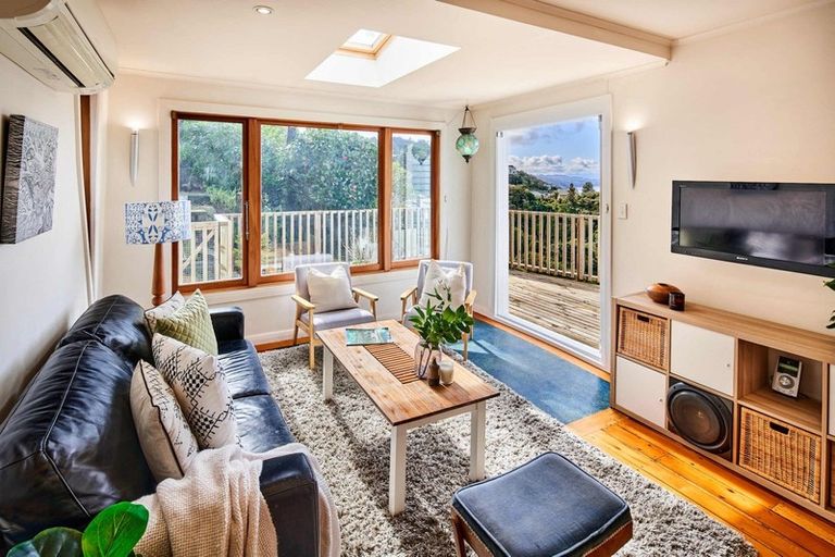 Photo of property in 9 Northland Road, Northland, Wellington, 6012