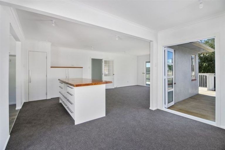 Photo of property in 1/23 View Road, Henderson, Auckland, 0612
