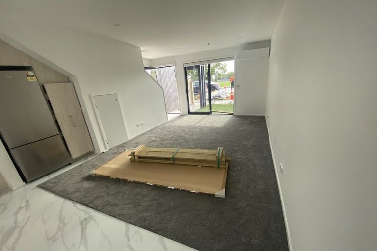 Photo of property in 3/216 Rosebank Road, Avondale, Auckland, 1026