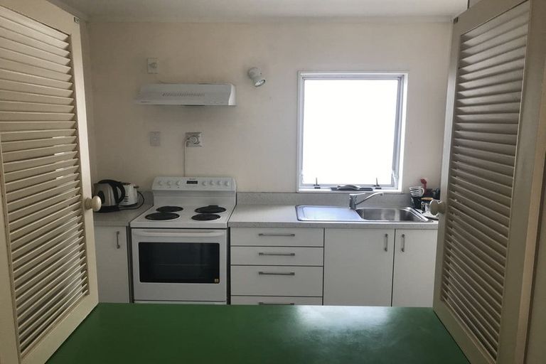 Photo of property in 2/12 Cardall Street, Newtown, Wellington, 6021