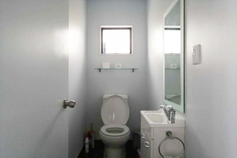 Photo of property in 1/30 Forest Road, Henderson, Auckland, 0612