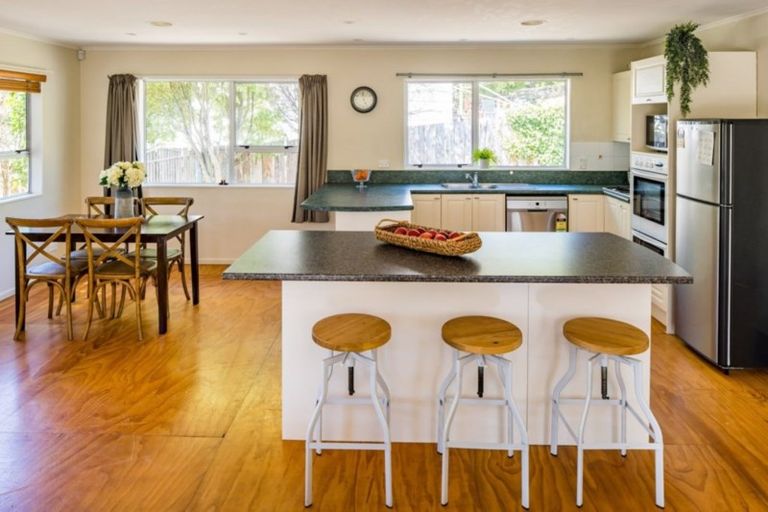 Photo of property in 8 Transom Close, Whitby, Porirua, 5024