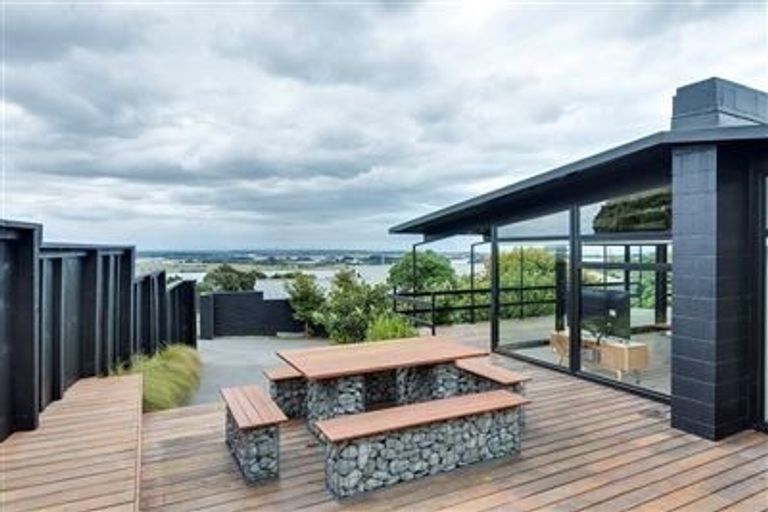 Photo of property in 65 Cannon Hill Crescent, Mount Pleasant, Christchurch, 8081