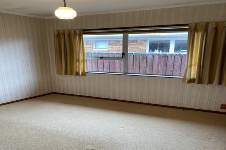 Photo of property in 1/20 Shakespeare Road, Milford, Auckland, 0620